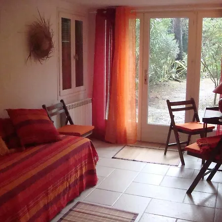 Giens Villa
